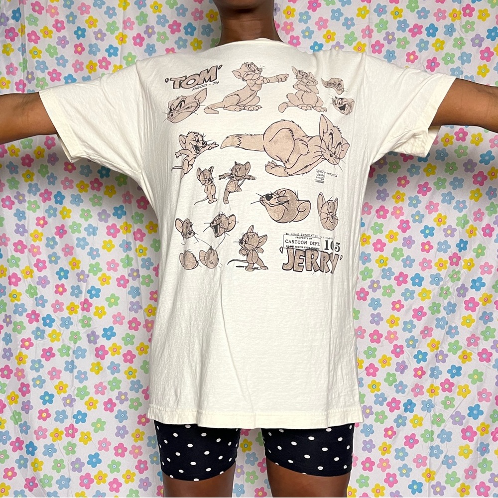 Classic Tom and Jerry animation tshirt. Size large. NWOT. - Picture 2 of 5